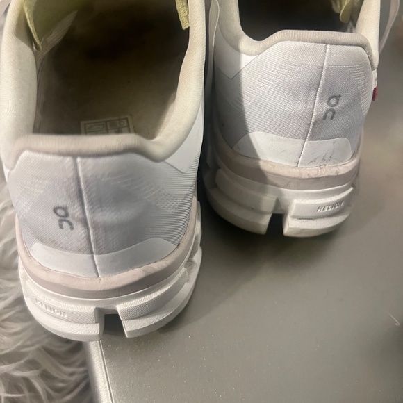 On cloud - Picture 2 of 4